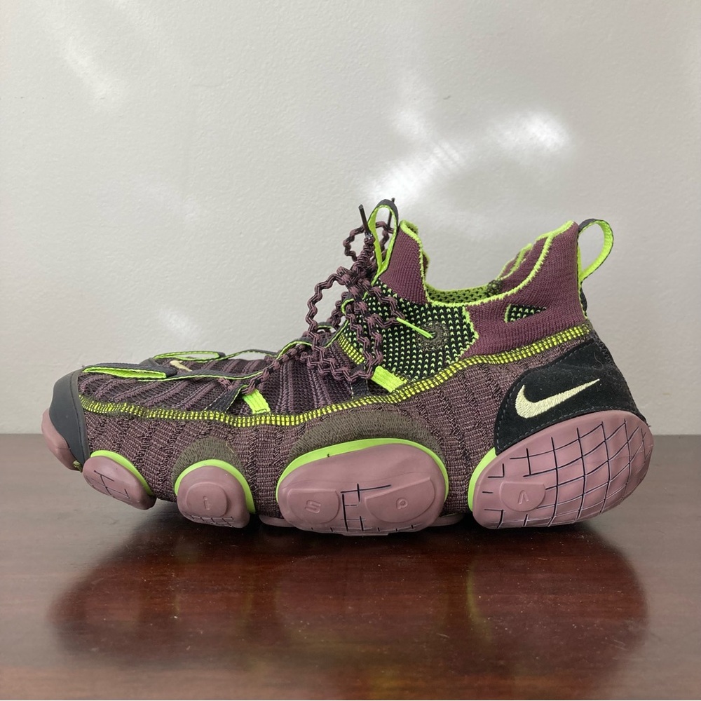 Nike ISPA 9.5
